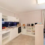 Prora Block 1 - Ferienwohnung Mit Pool, Sauna Und Fitness - Sonnenschein 아파트 빈츠